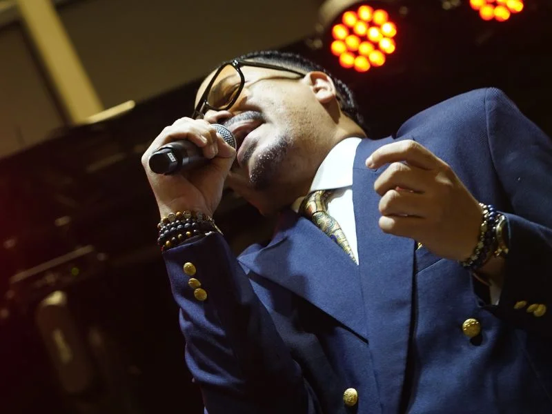 Amor e Música RioMar com o romantismo do cantor Arthur Philipe