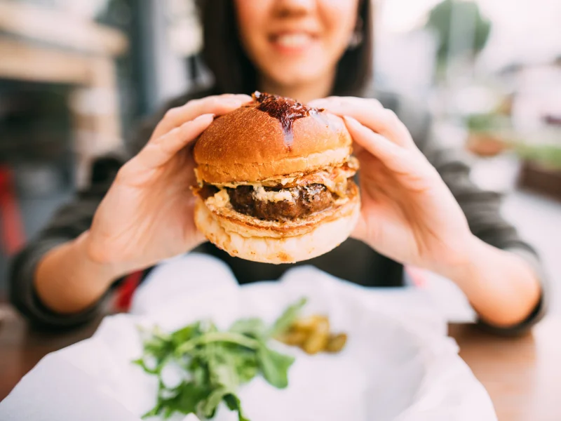9 restaurantes para celebrar o Dia Mundial do Hambúrguer