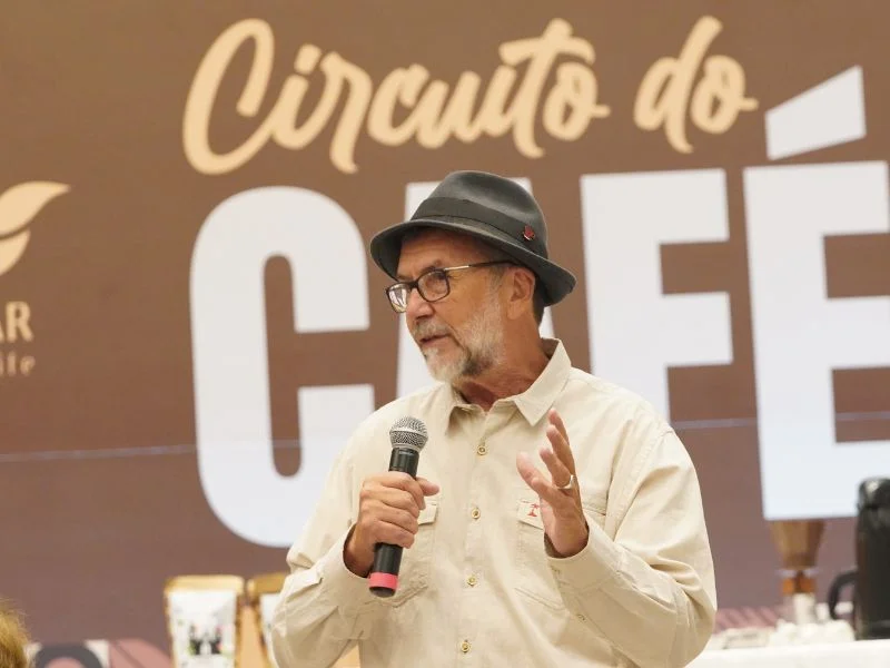 Romoaldo de Souza marca presença no Circuito do Café RioMar