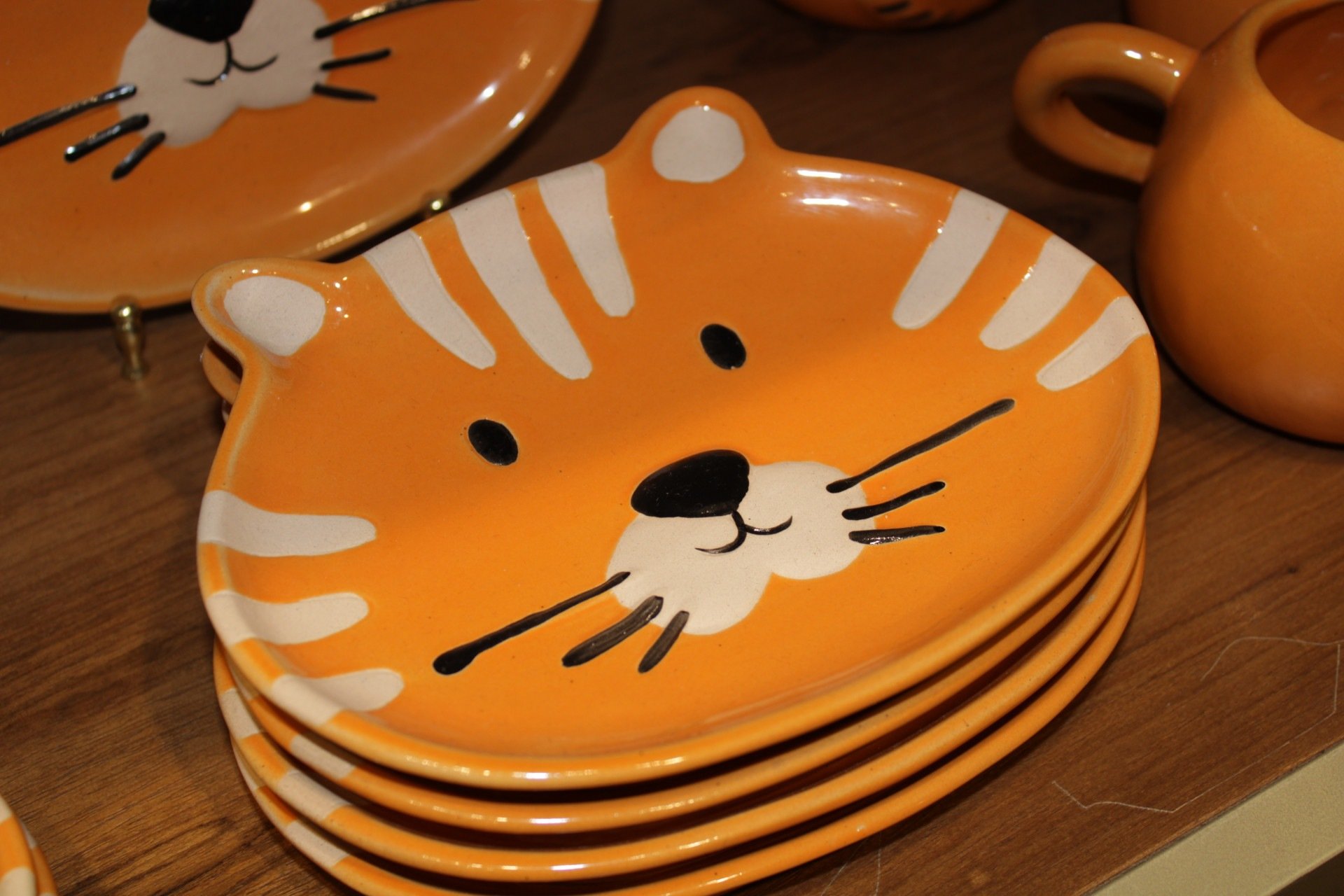 Louça infantil na Souq